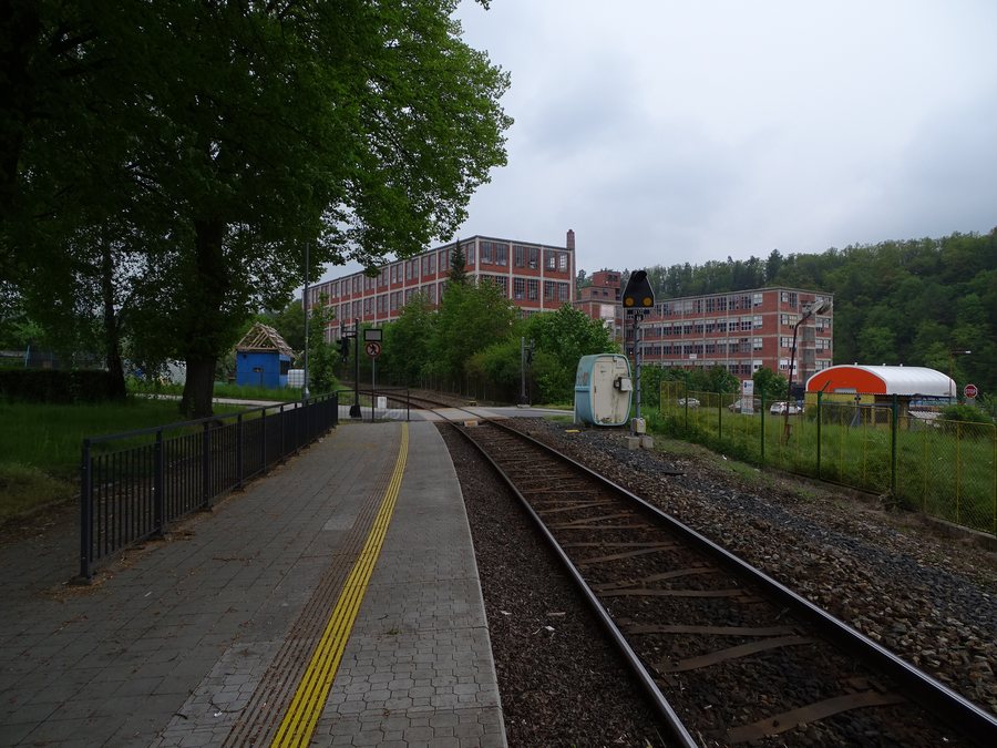 File:Zruč nad Sázavou zastávka, přejezd P5844.jpg