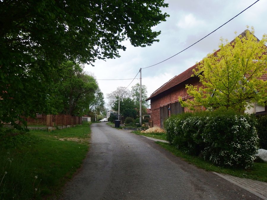 File:Orlov (Vračovice-Orlov), ulice.JPG