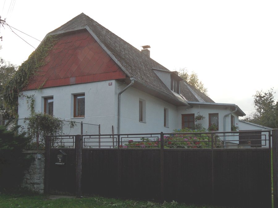 File:Kosice (okres KH) C. DumUSilnice.jpg