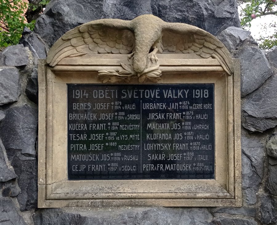 File:Vraclav, Sedlec, World War I memorial 02.jpg