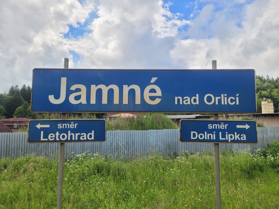 File:Jamné nad Orlicí, zastávka 03.jpg