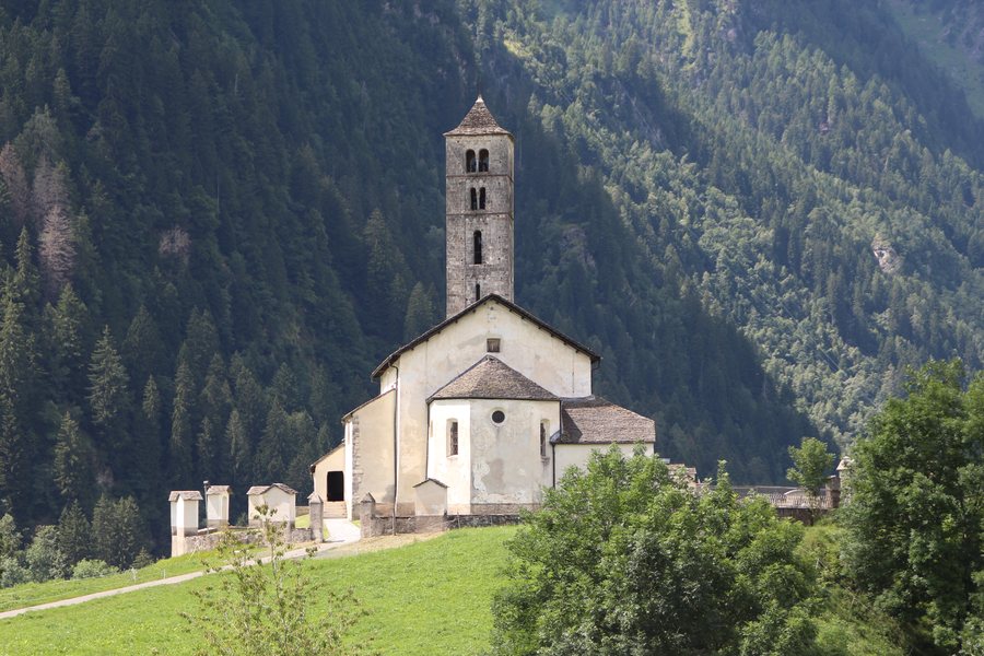 File:Prato Leventina Chiesa1.JPG